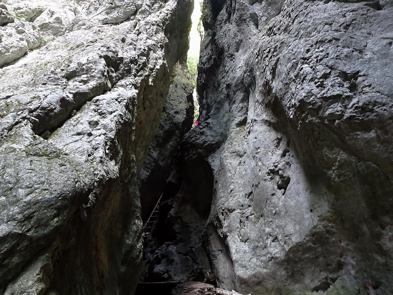 Canionul și Cascadele Tamina