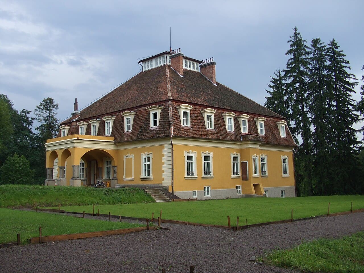 Castelul Mikes, Zăbala